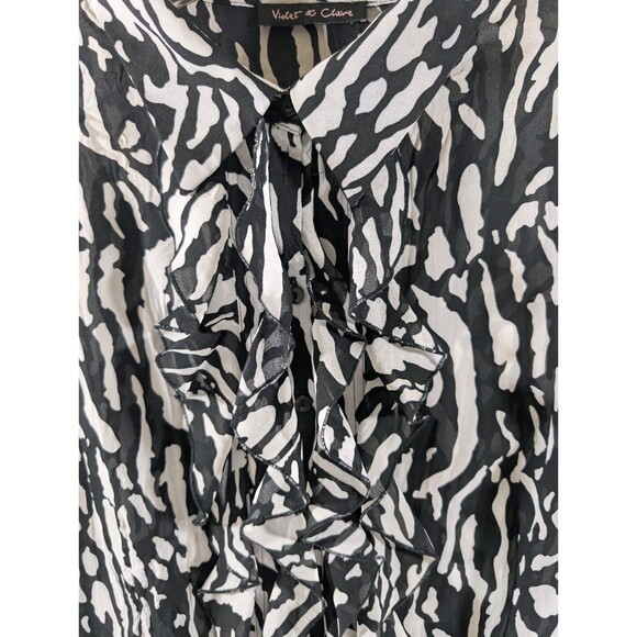 Violet & Claire Blouse Ruffle Detail Grey and Black Print Womans Size XL   Flaw - Picture 2 of 13